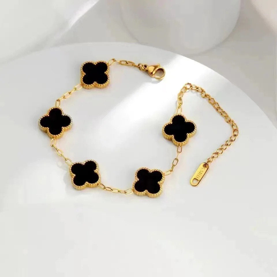 "Lucky Clover Bracelet"