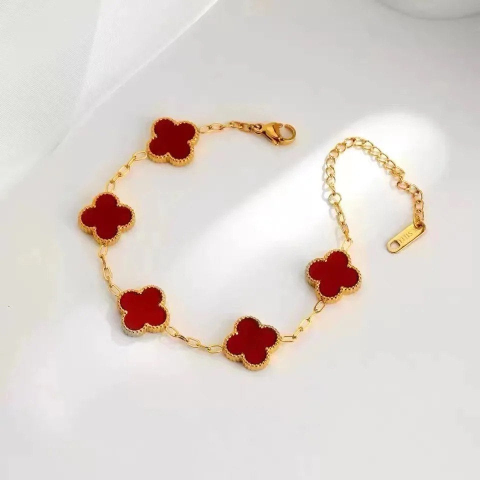 "Lucky Clover Bracelet"