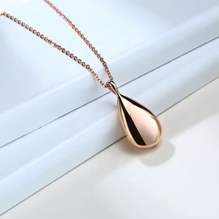 Personalized Teardrop Pendant Necklace