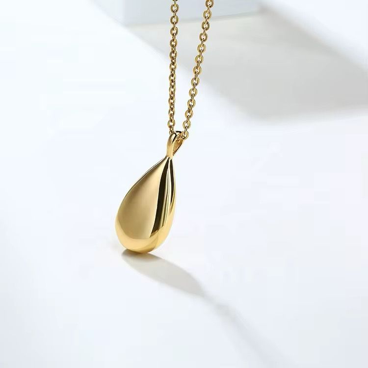 Personalized Teardrop Pendant Necklace